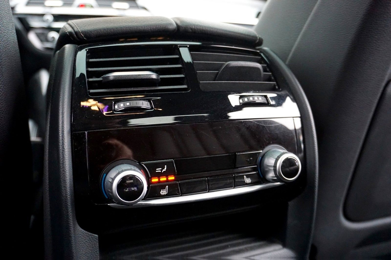 BMW 540 i xDrive M-Sport HUD~eSD~KAMERA~4xSHZ~Memory foto 30