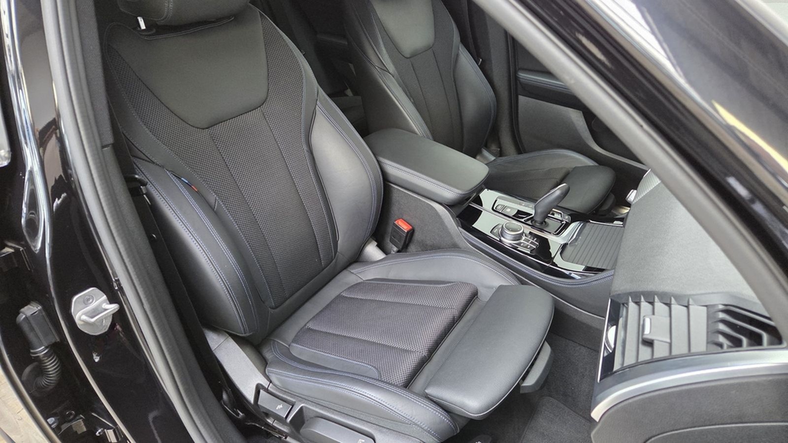 BMW X4 xDrive20d M Sport 20Zoll Kamera Hifi Keyless foto 31