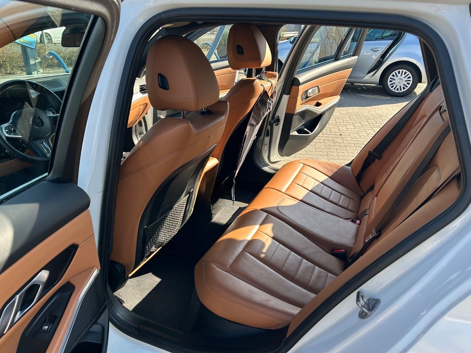 BMW 320d xDrive M Sport, 8fach,Standh,LRH, Vollausst foto 13