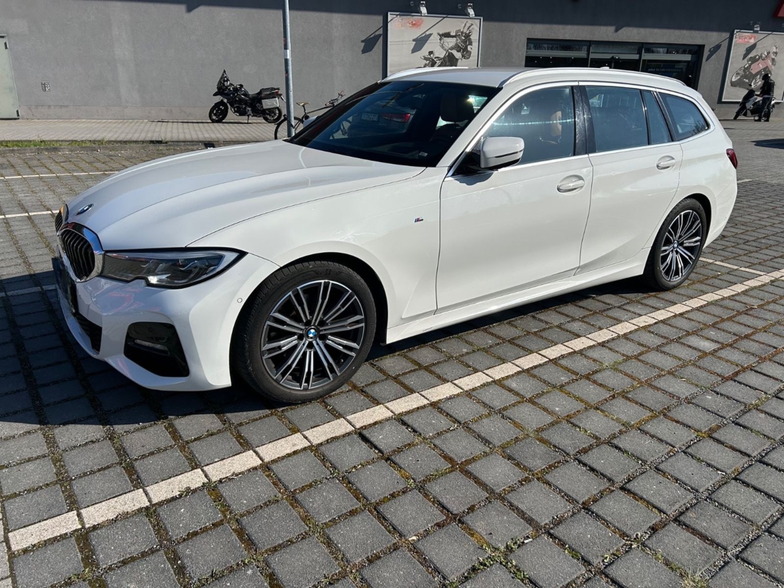 BMW 320d xDrive M Sport, 8fach,Standh,LRH, Vollausst foto 3