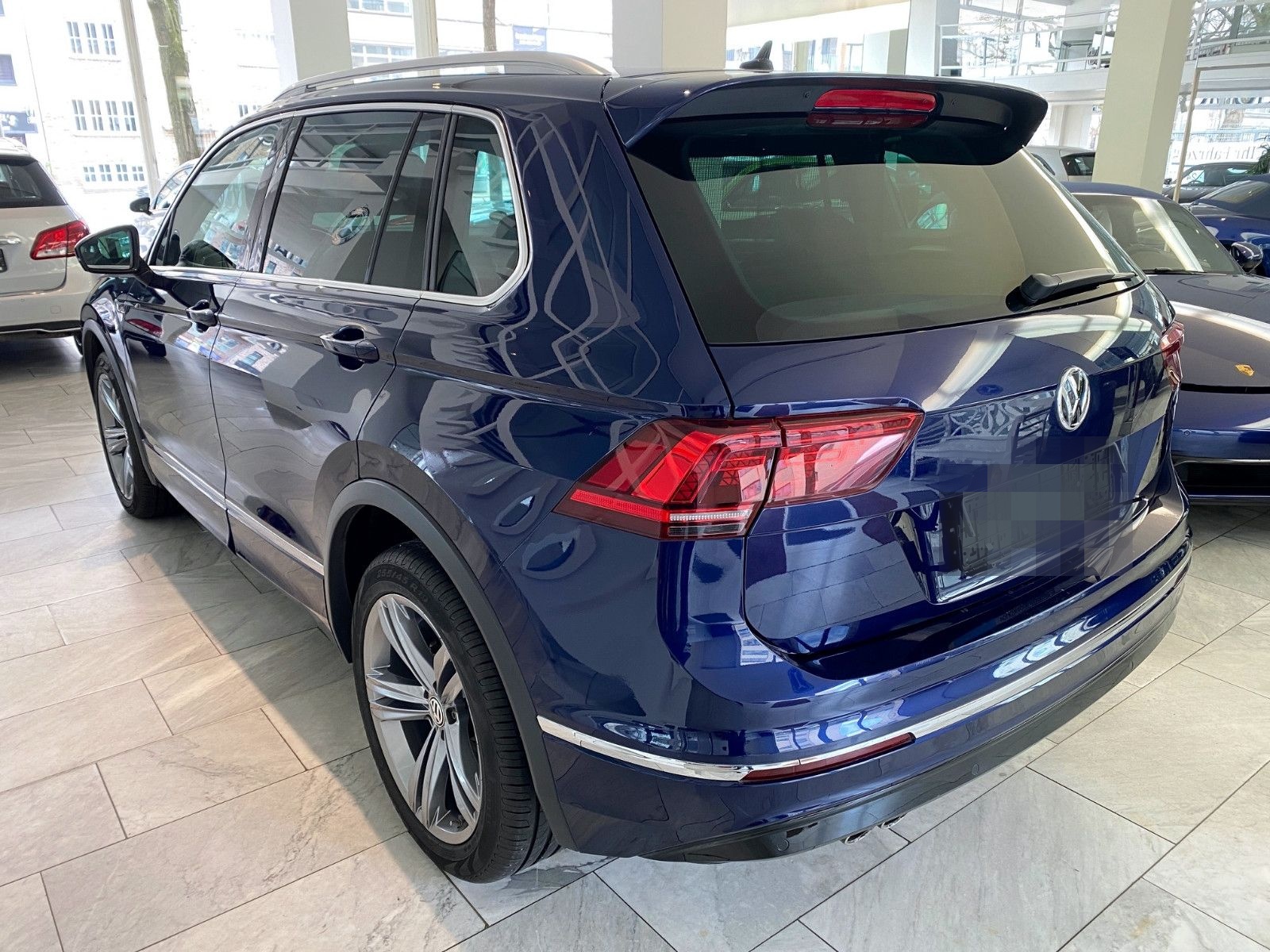 Volkswagen Tiguan 2.0 TDI 4M R-Line + Highline foto 3