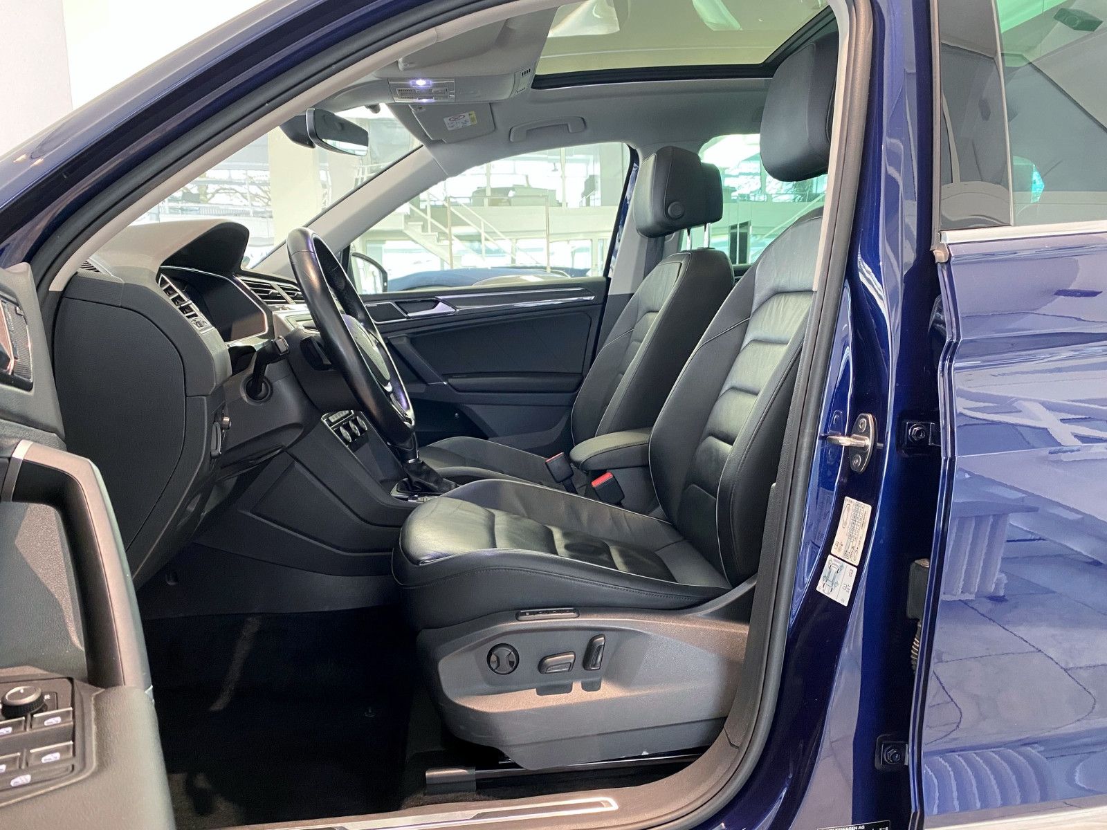 Volkswagen Tiguan 2.0 TDI 4M R-Line + Highline foto 9