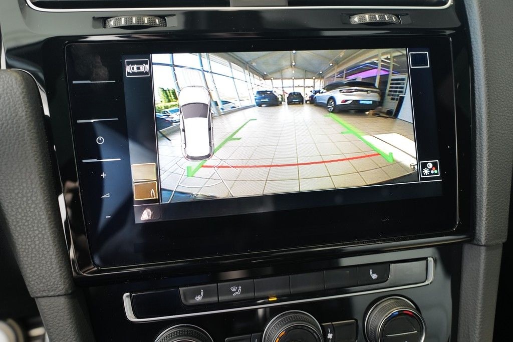 Volkswagen Golf VII R 2.0TSI DSG 4x4 DCC LED Pano DYNAUDIO  foto 14