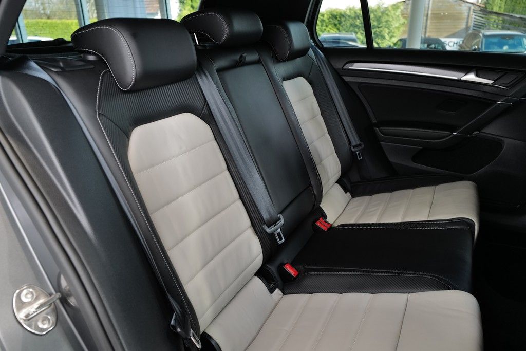Volkswagen Golf VII R 2.0TSI DSG 4x4 DCC LED Pano DYNAUDIO  foto 6