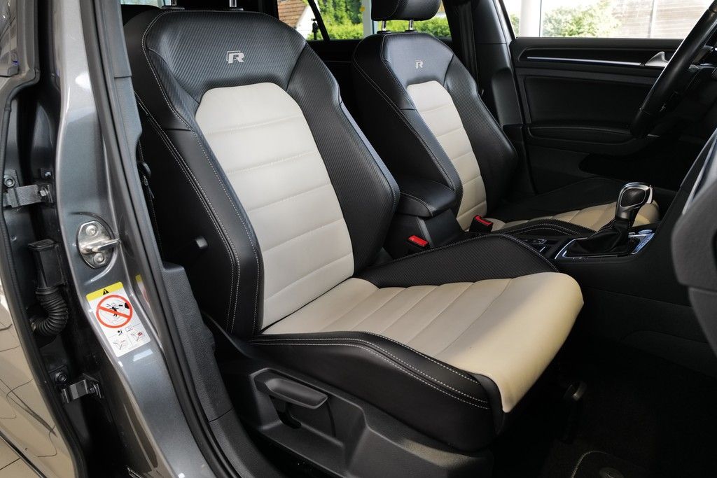 Volkswagen Golf VII R 2.0TSI DSG 4x4 DCC LED Pano DYNAUDIO  foto 7