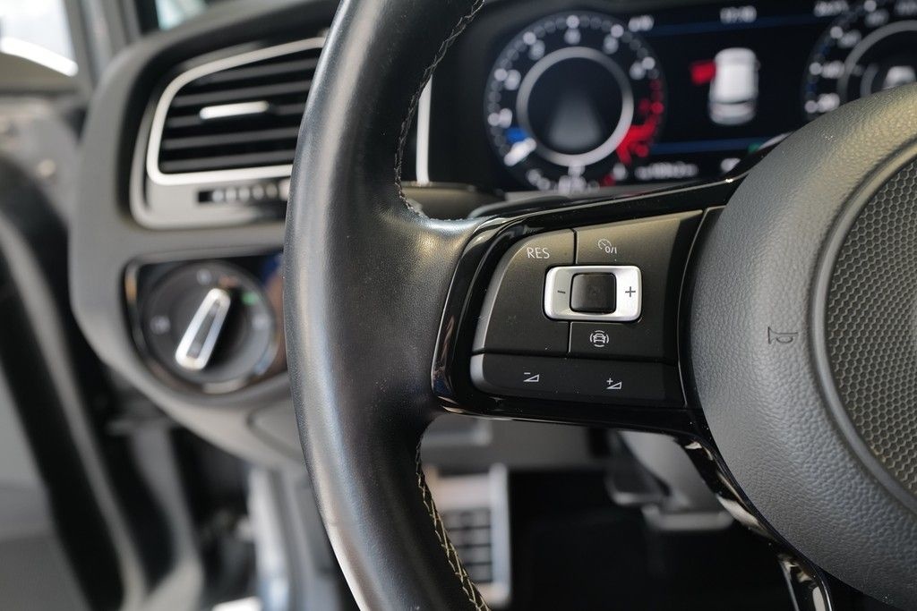 Volkswagen Golf VII R 2.0TSI DSG 4x4 DCC LED Pano DYNAUDIO  foto 8