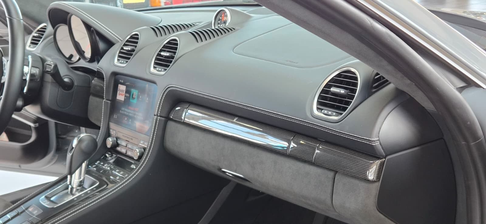 Porsche GTS 4.0 24TKM  ARKTIKGRAU APPROVED CARBON foto 10