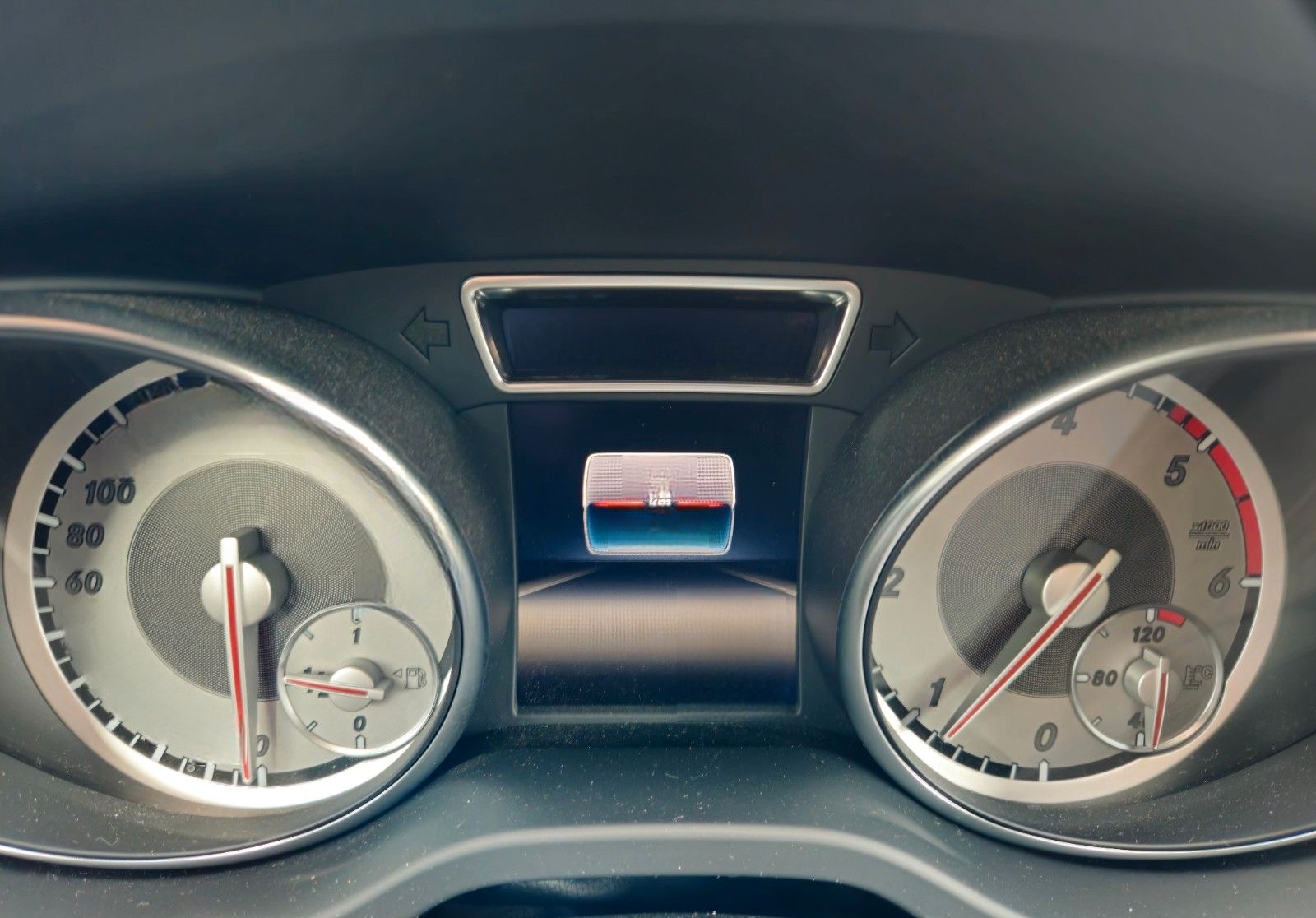 Mercedes-Benz GLA 220 CDI, Kamera, Keyless, CarPlay, 8x Räder foto 13