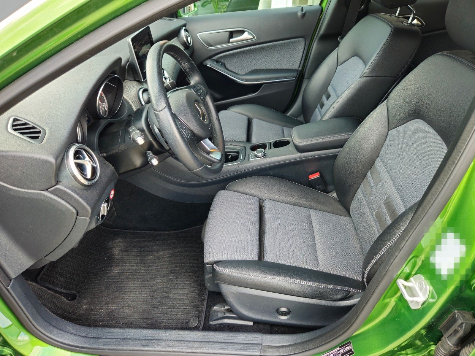 Mercedes-Benz GLA 220 CDI, Kamera, Keyless, CarPlay, 8x Räder foto 16