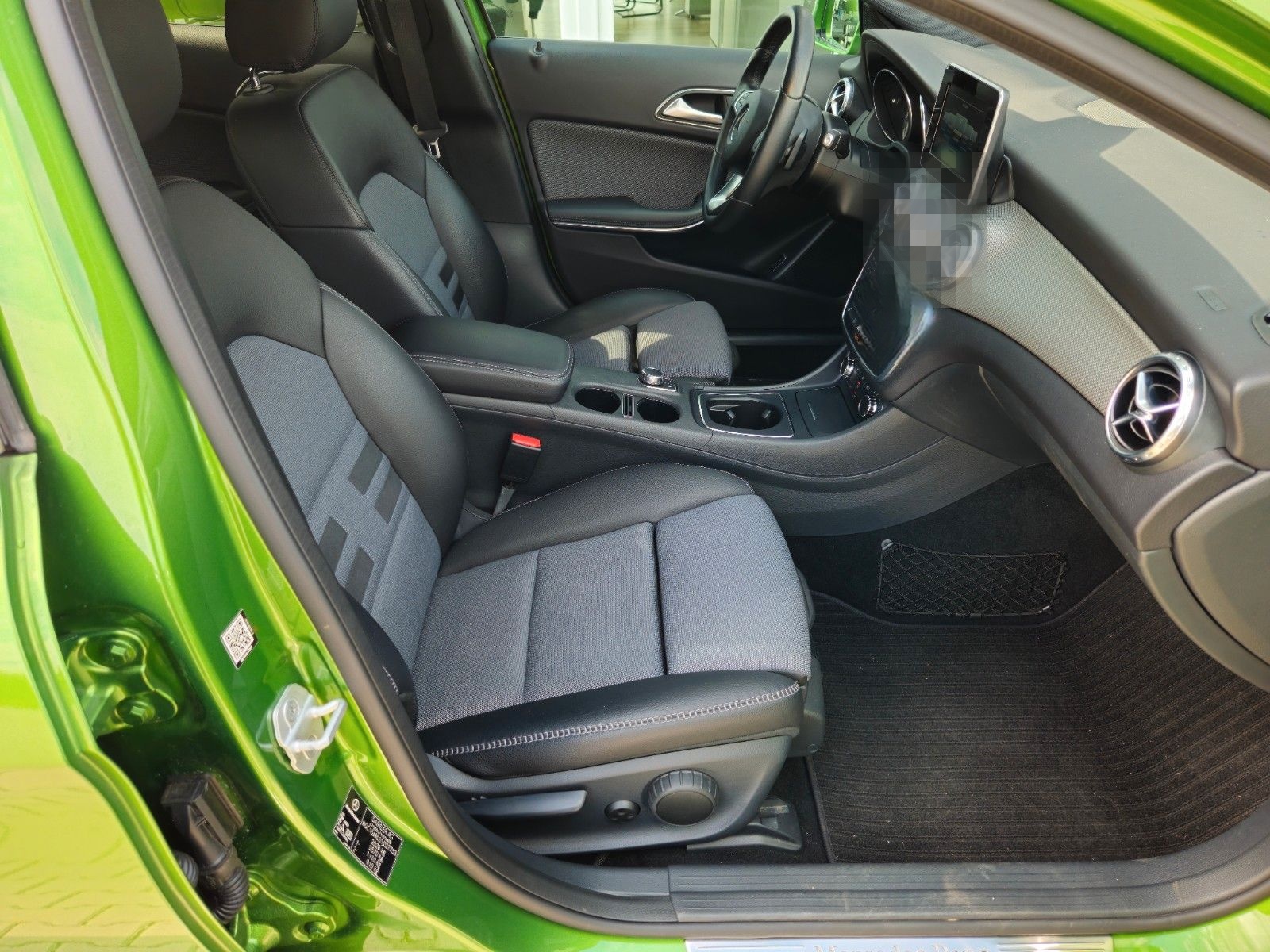 Mercedes-Benz GLA 220 CDI, Kamera, Keyless, CarPlay, 8x Räder foto 5