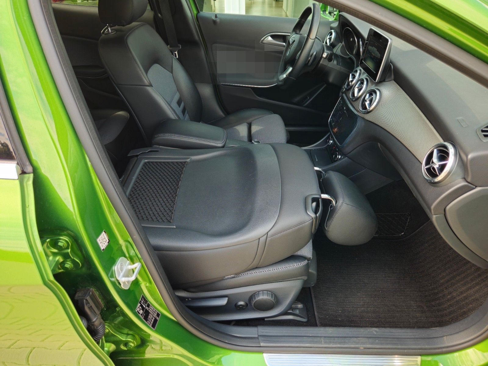 Mercedes-Benz GLA 220 CDI, Kamera, Keyless, CarPlay, 8x Räder foto 8