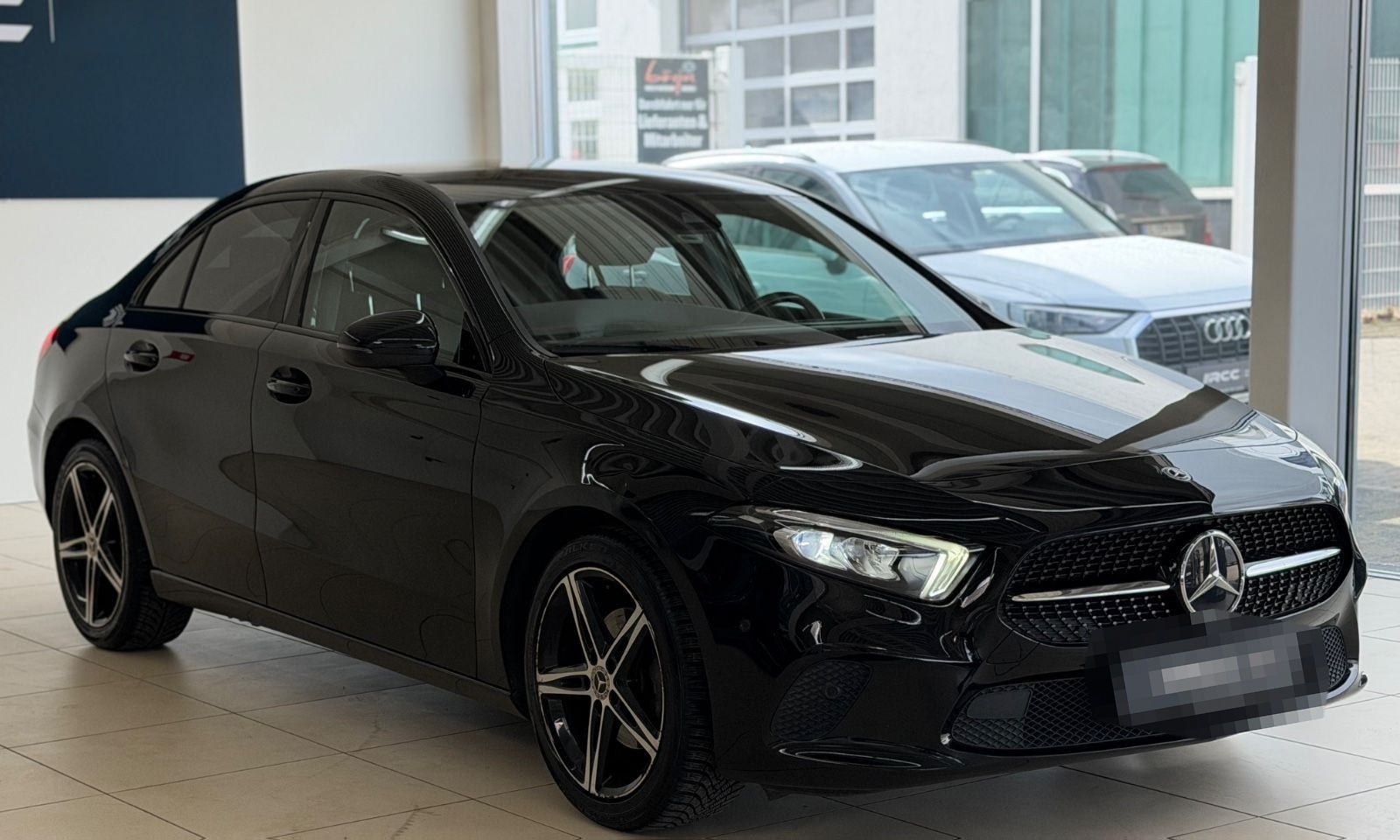 Mercedes-Benz A 200 A Limo Sport Night Navi Kam Ambi Fernle foto 3