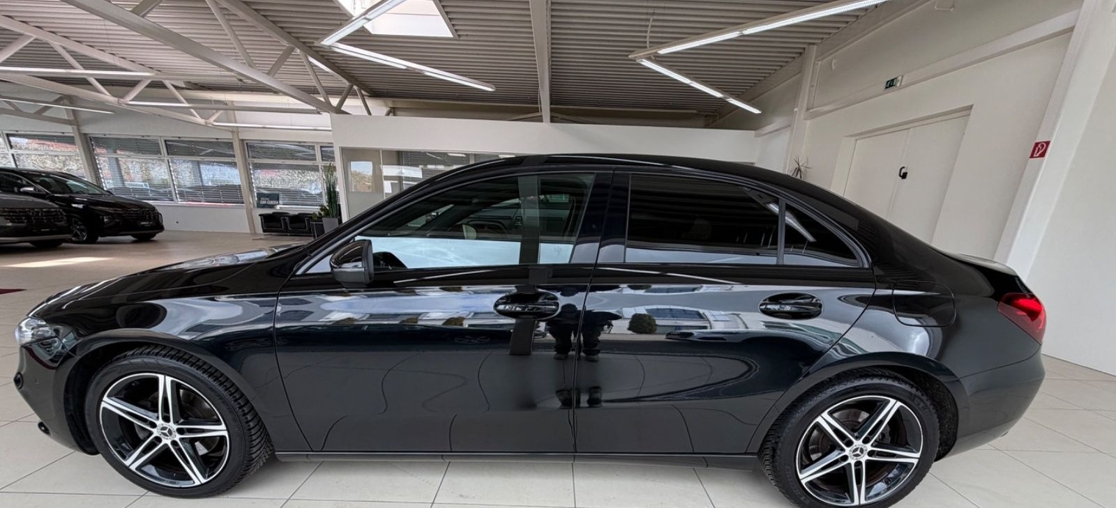Mercedes-Benz A 200 A Limo Sport Night Navi Kam Ambi Fernle foto 8