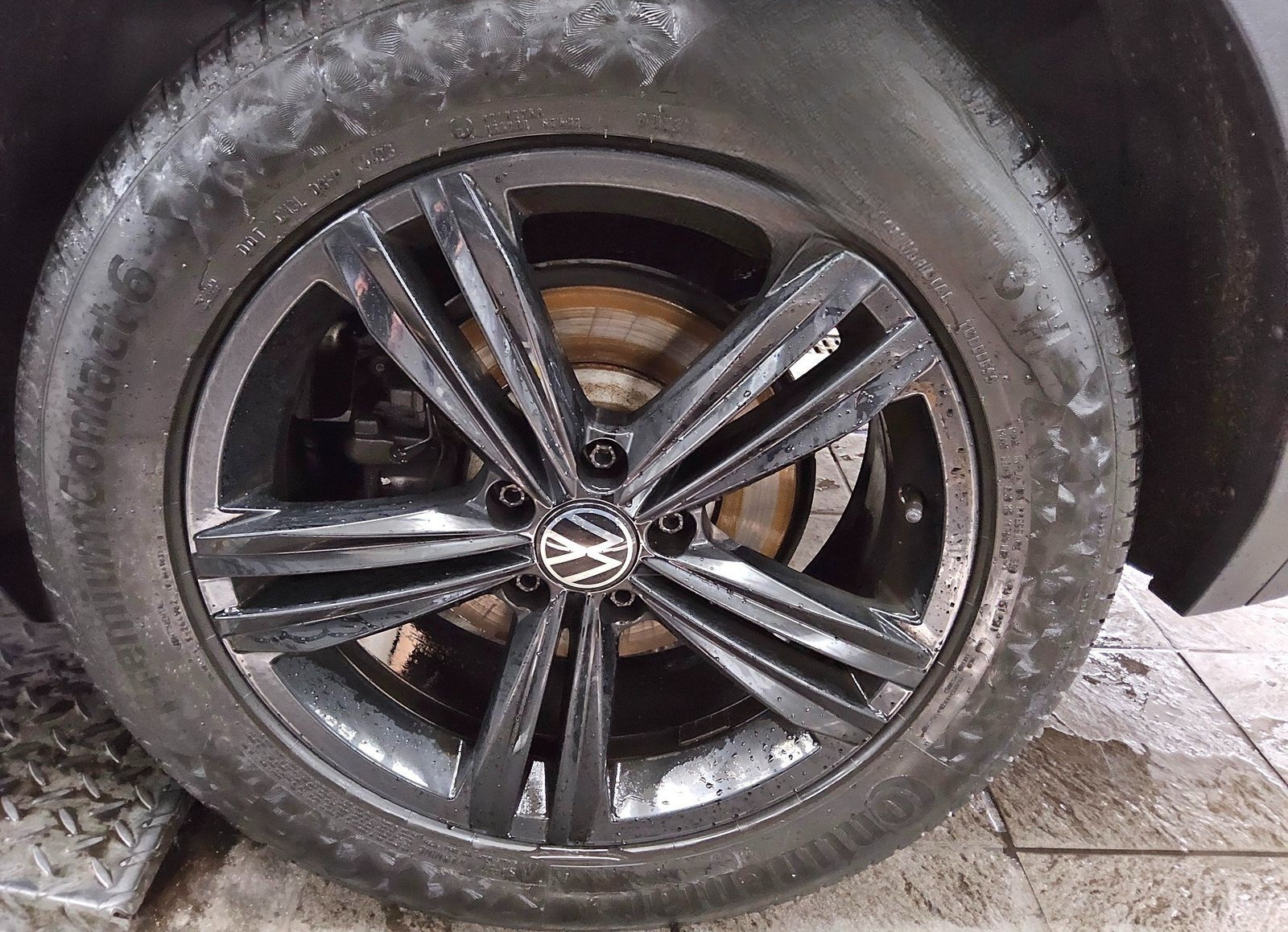 Volkswagen Tiguan 2.0 TDI Life Navi LED AID 4xShz AHK RfK foto 11