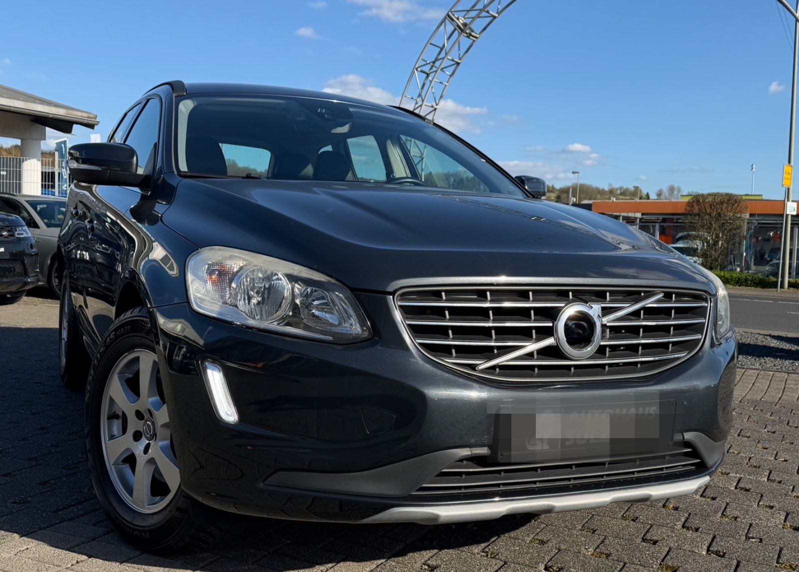 Volvo XC60 2.0d Momentum/Auto./Leder/Navi foto 2