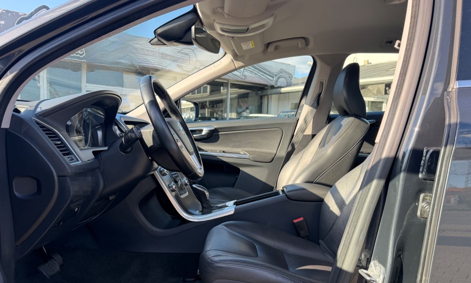 Volvo XC60 2.0d Momentum/Auto./Leder/Navi foto 15