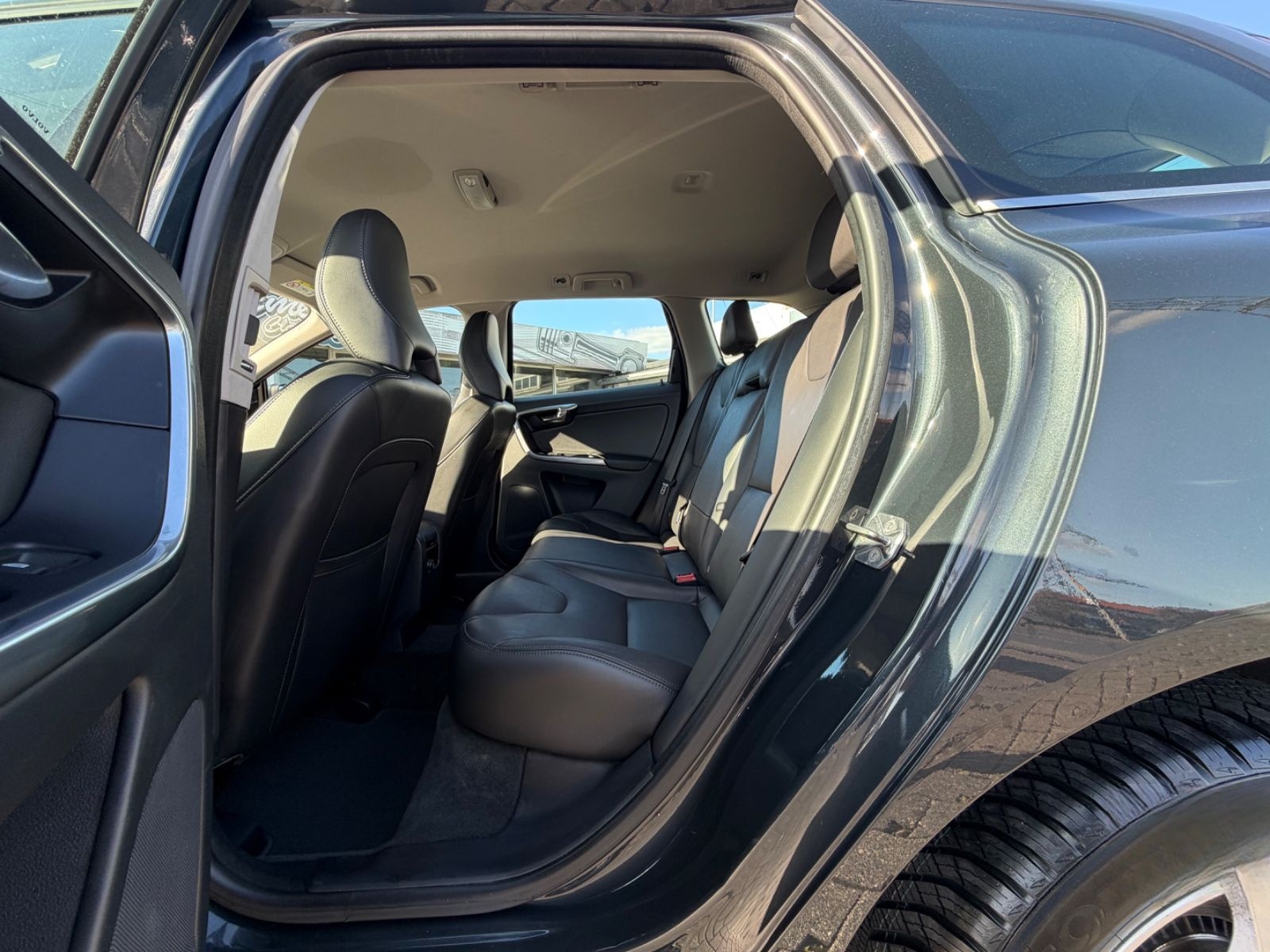 Volvo XC60 2.0d Momentum/Auto./Leder/Navi foto 20