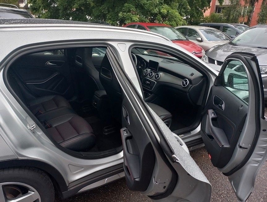 Mercedes-Benz GLA 250 GLA  2,0 Aut AMG Klima Leder Navi LMF18" foto 9