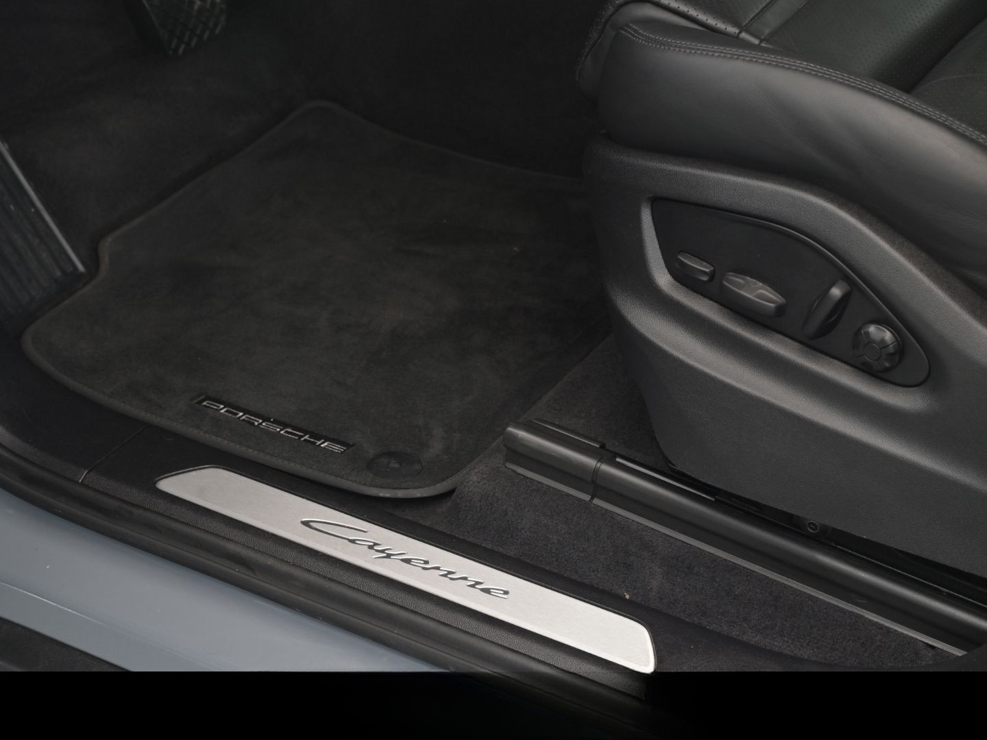 Porsche Cayenne E-Hybrid PANO Head-Up INNO BOSE foto 14