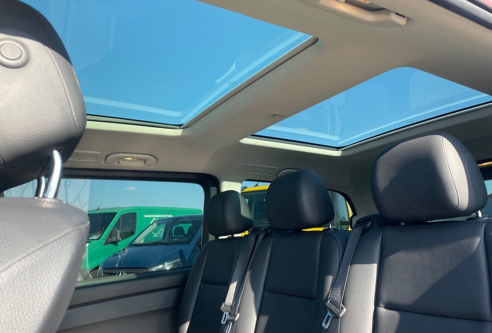 Mercedes-Benz Vito Tourer lang Stdhzg LED NAVI AHK PANO foto 9