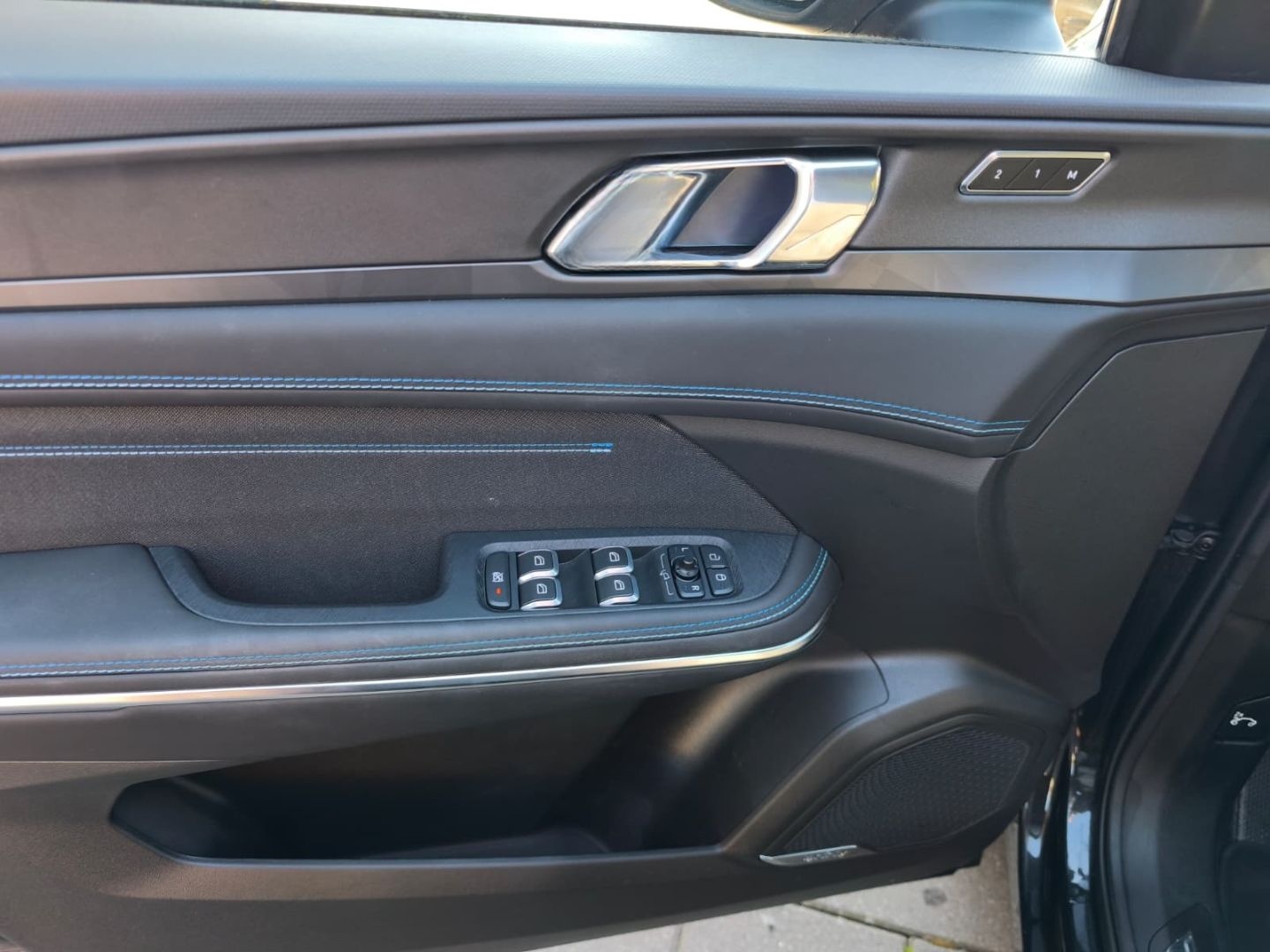 Lynk&Co 01 1.5 TD PHEV AHK El. Panodach Navi Digitales C foto 12