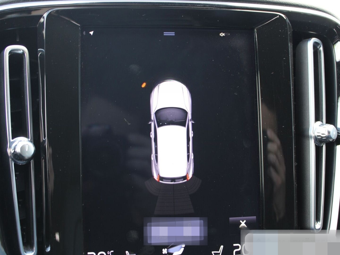 Volvo XC40 R Design 2WD ACC/LEDER/CAM/LHZ/BLIS/NAVI foto 12