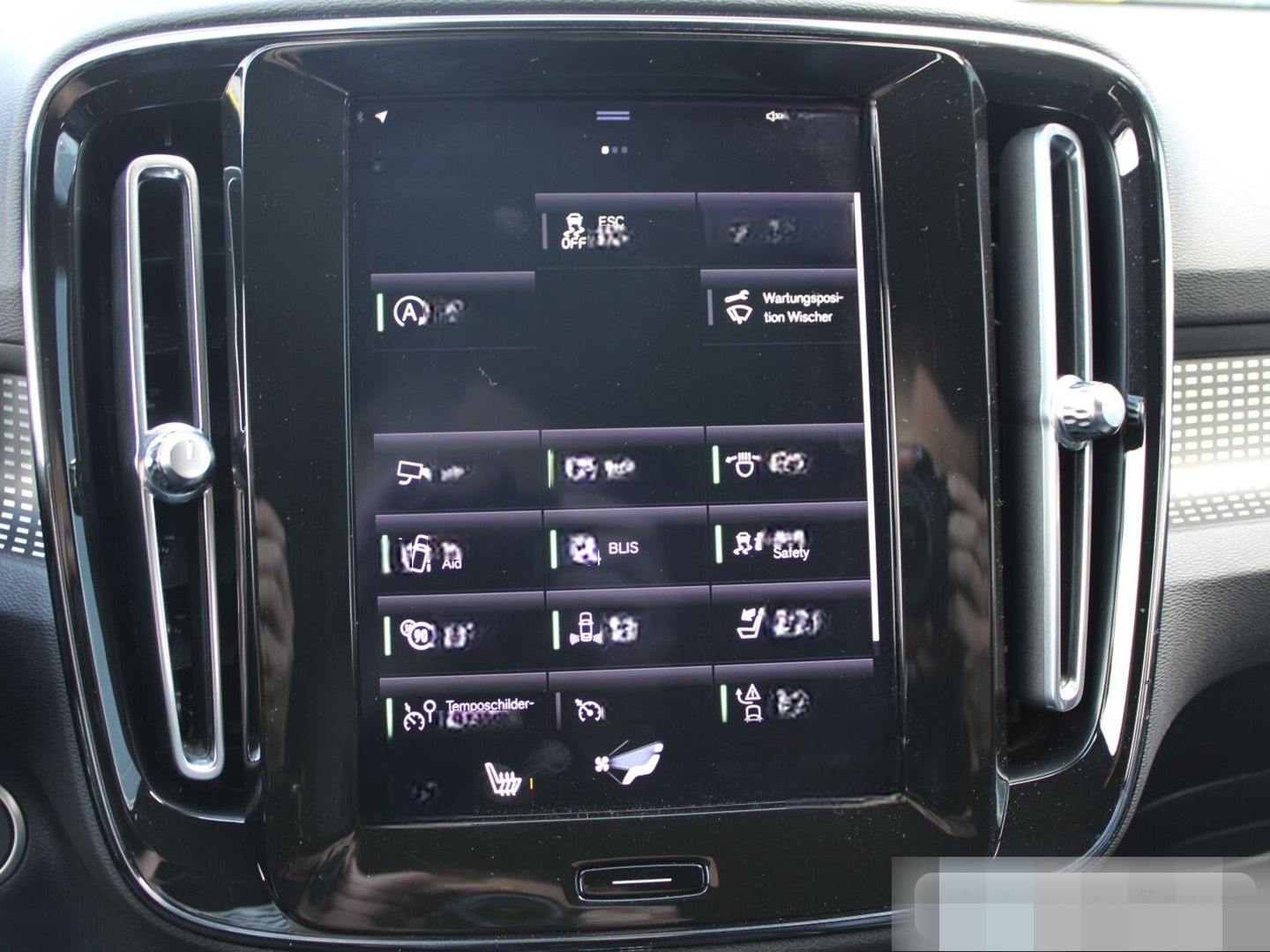 Volvo XC40 R Design 2WD ACC/LEDER/CAM/LHZ/BLIS/NAVI foto 13