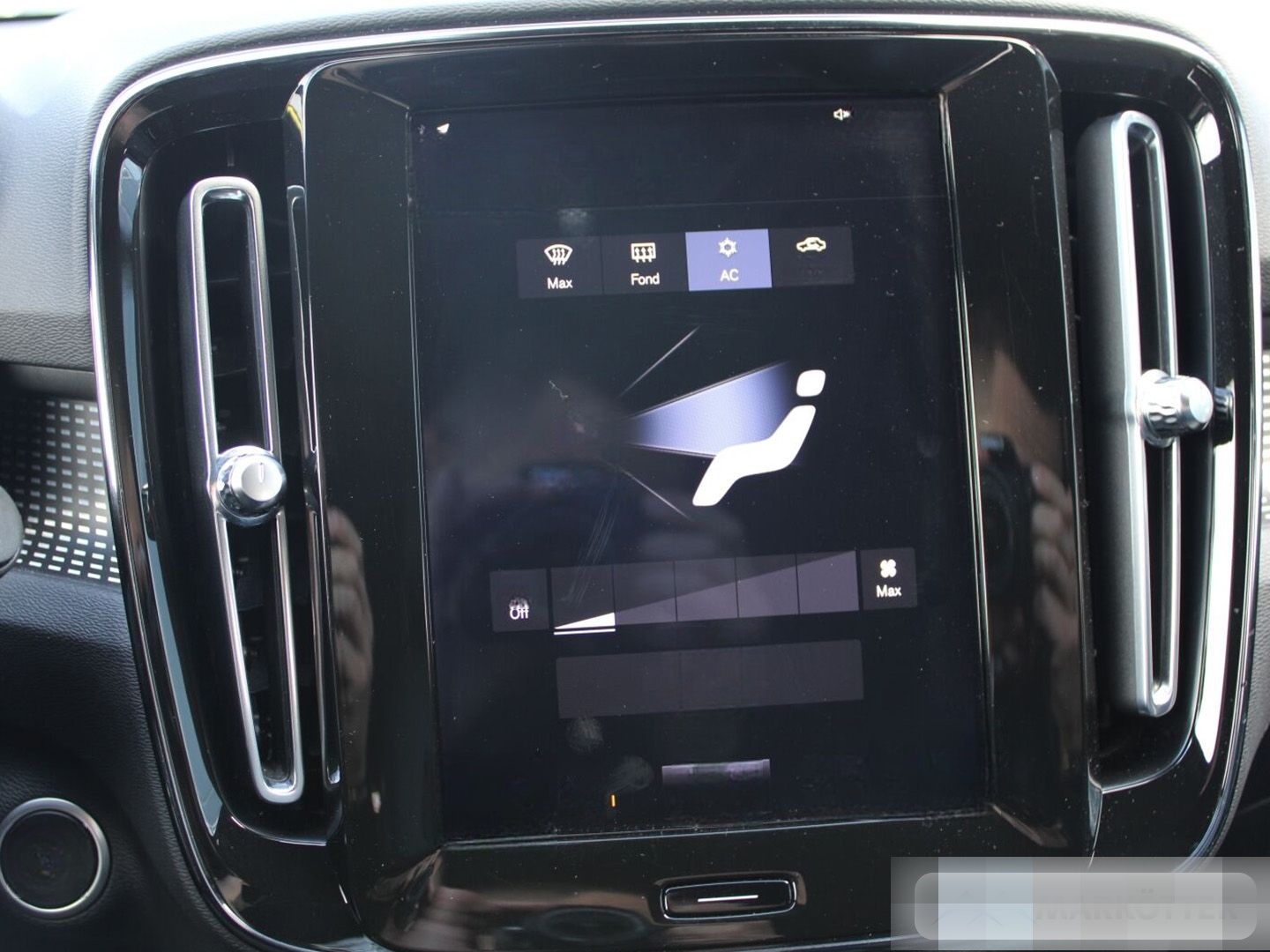 Volvo XC40 R Design 2WD ACC/LEDER/CAM/LHZ/BLIS/NAVI foto 15