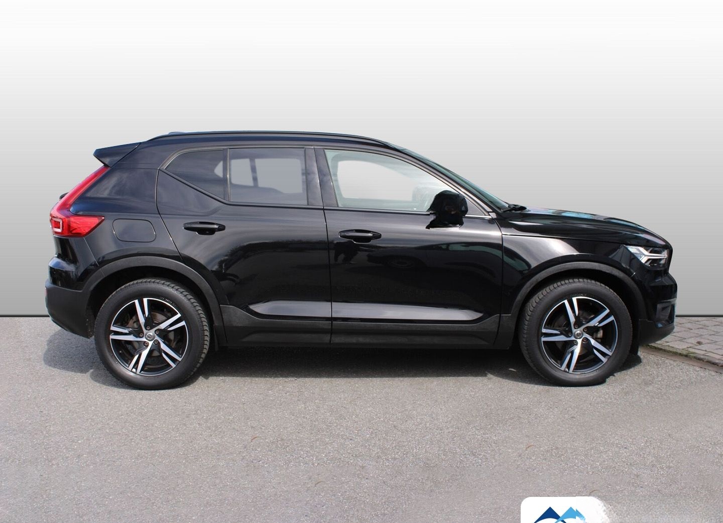 Volvo XC40 R Design 2WD ACC/LEDER/CAM/LHZ/BLIS/NAVI foto 3
