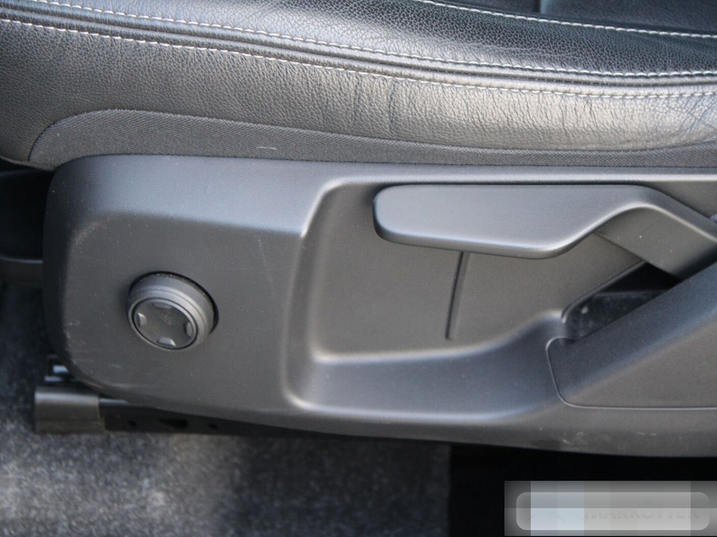 Volvo XC40 R Design 2WD ACC/LEDER/CAM/LHZ/BLIS/NAVI foto 6