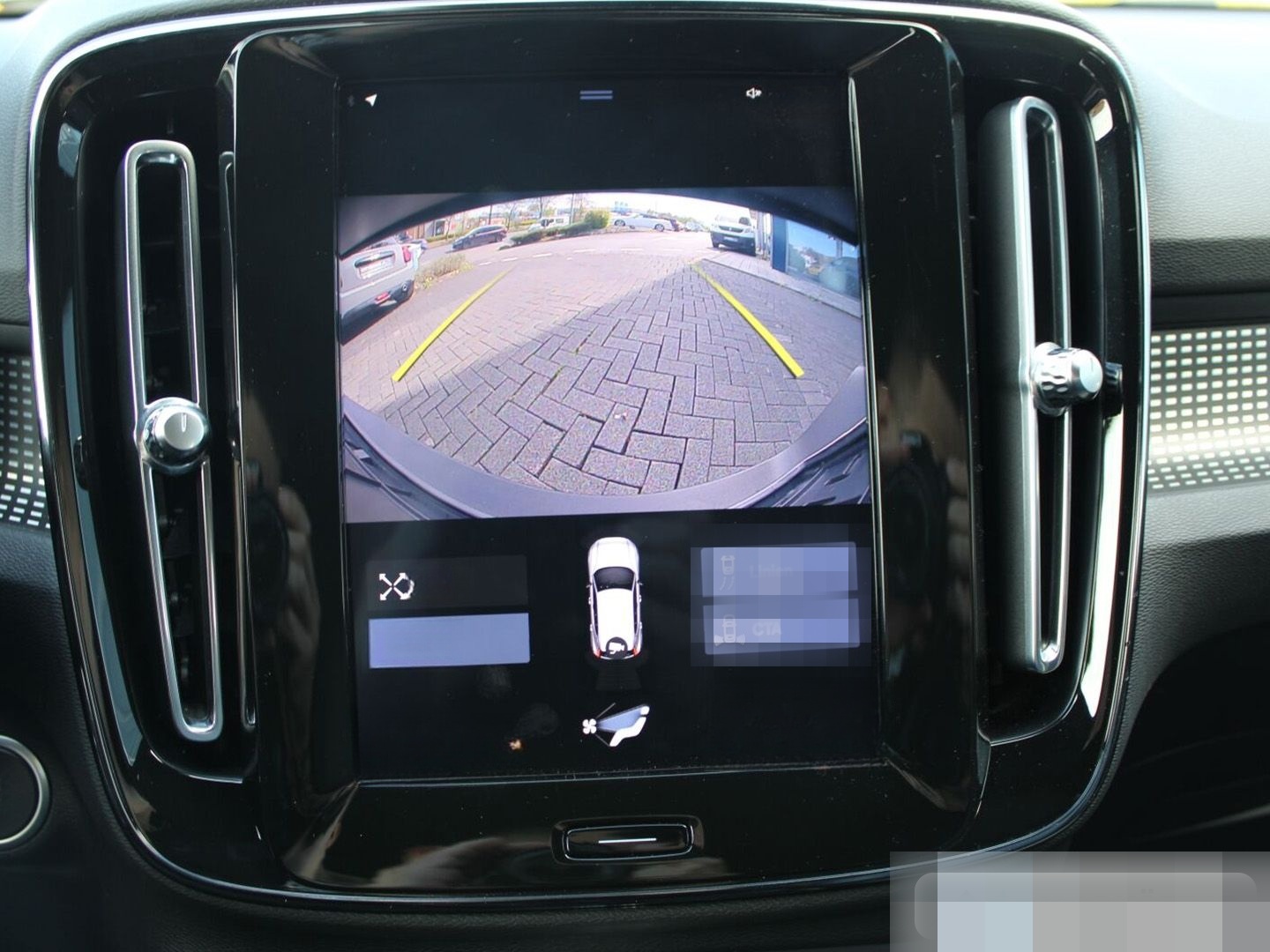 Volvo XC40 R Design 2WD ACC/LEDER/CAM/LHZ/BLIS/NAVI foto 10