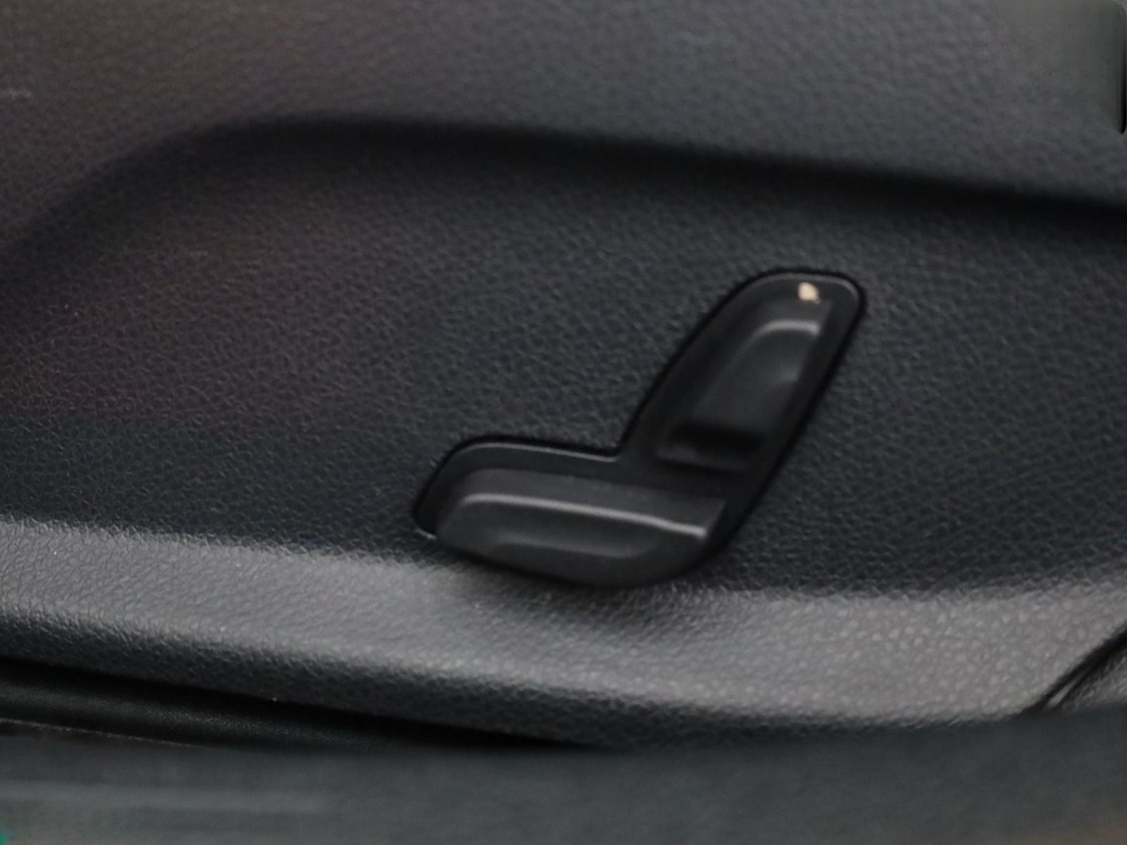 Mercedes-Benz C 200 T 3x AMG KAMERA,AHK,NAVI,AKT.PARKASSISTENT foto 24