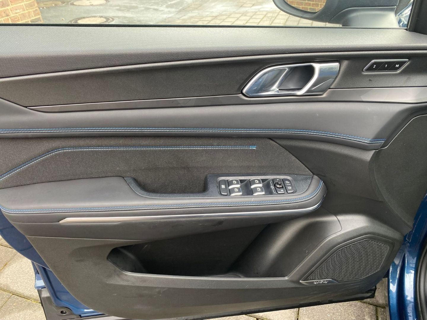 Lynk&Co 01 1.5 TD 192 kW PHEV El. Panodach Navi Digitale foto 15