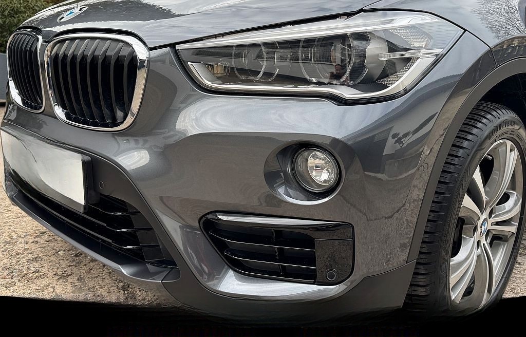 BMW X1 xDrive20i Sport Line Aut. LED Navi PDC AHK foto 12