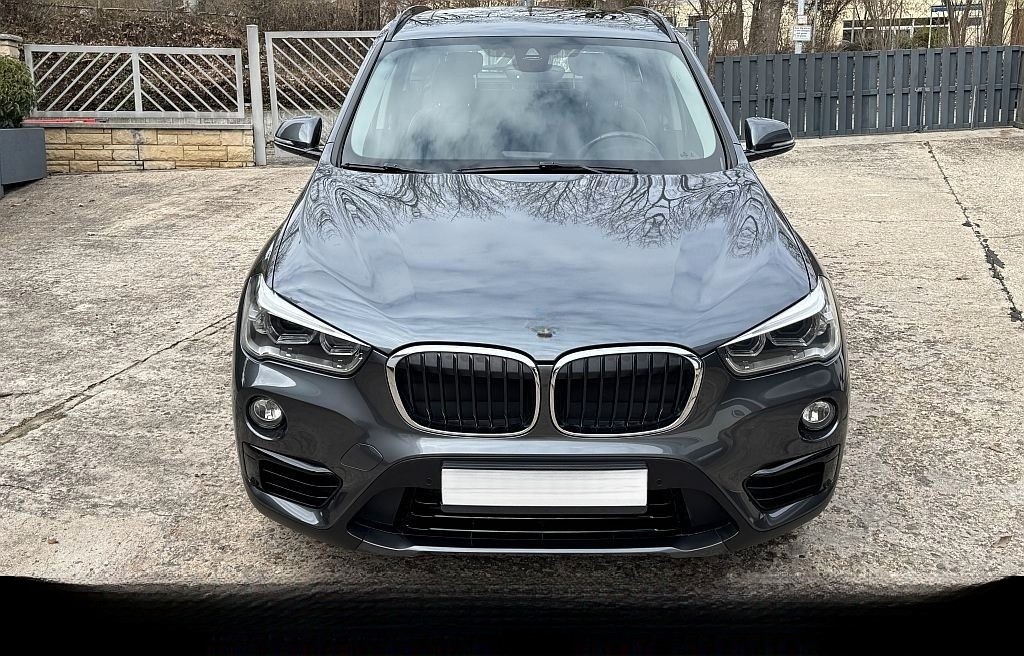 BMW X1 xDrive20i Sport Line Aut. LED Navi PDC AHK foto 9