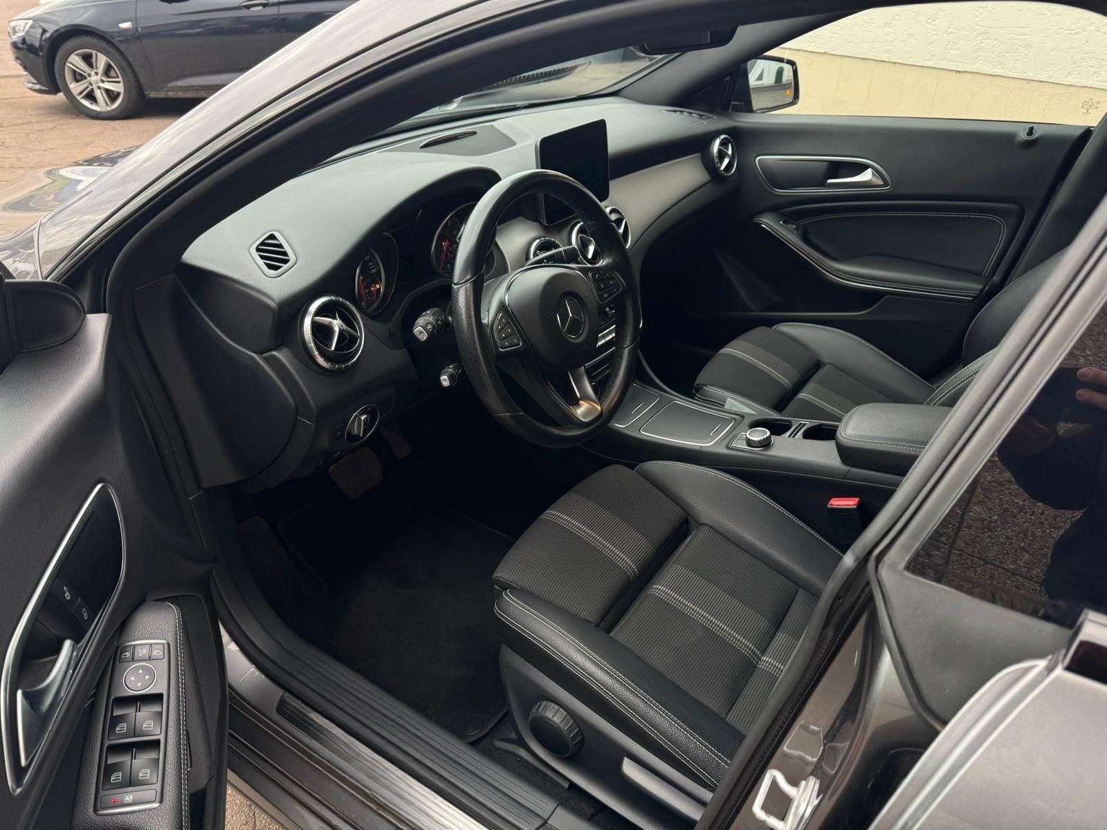 Mercedes-Benz CLA220 SB CDI DCT AMBIENTE LED KAMERA NAVI NIGHT foto 13