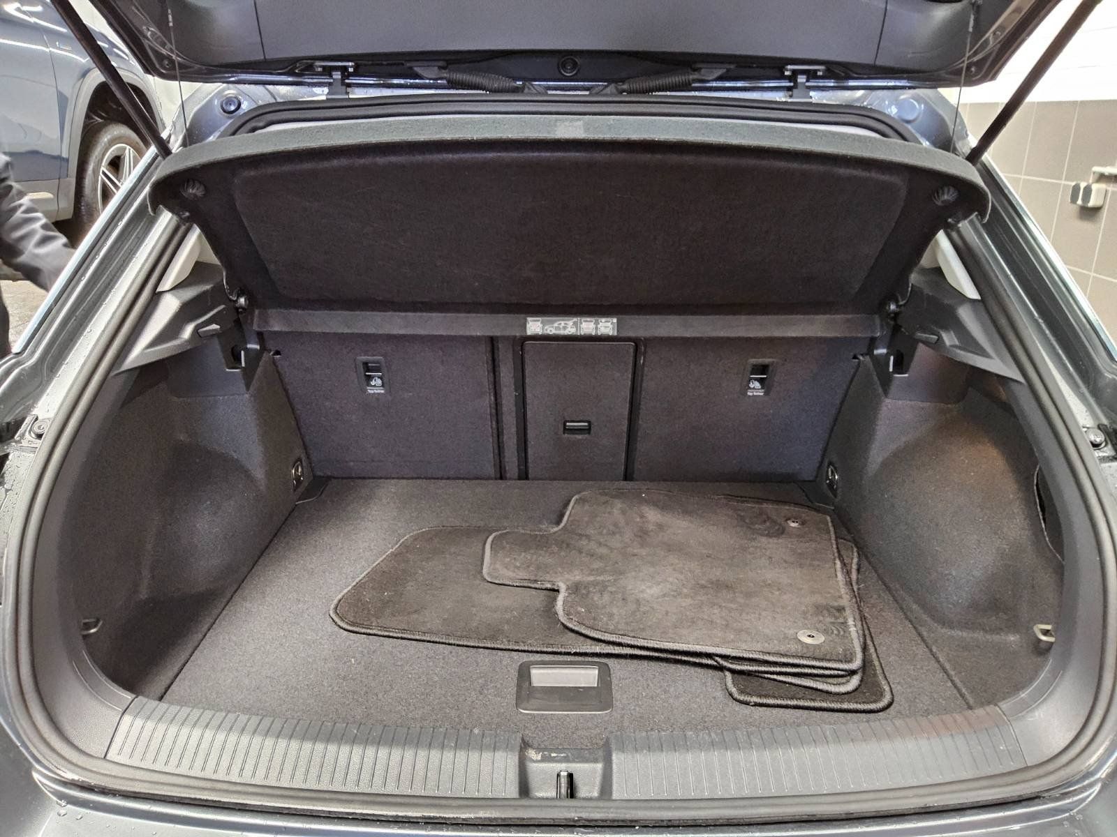 Volkswagen T-Roc 2.0 TDI Sport LED AID ACC RfK PDC Shz BT foto 12