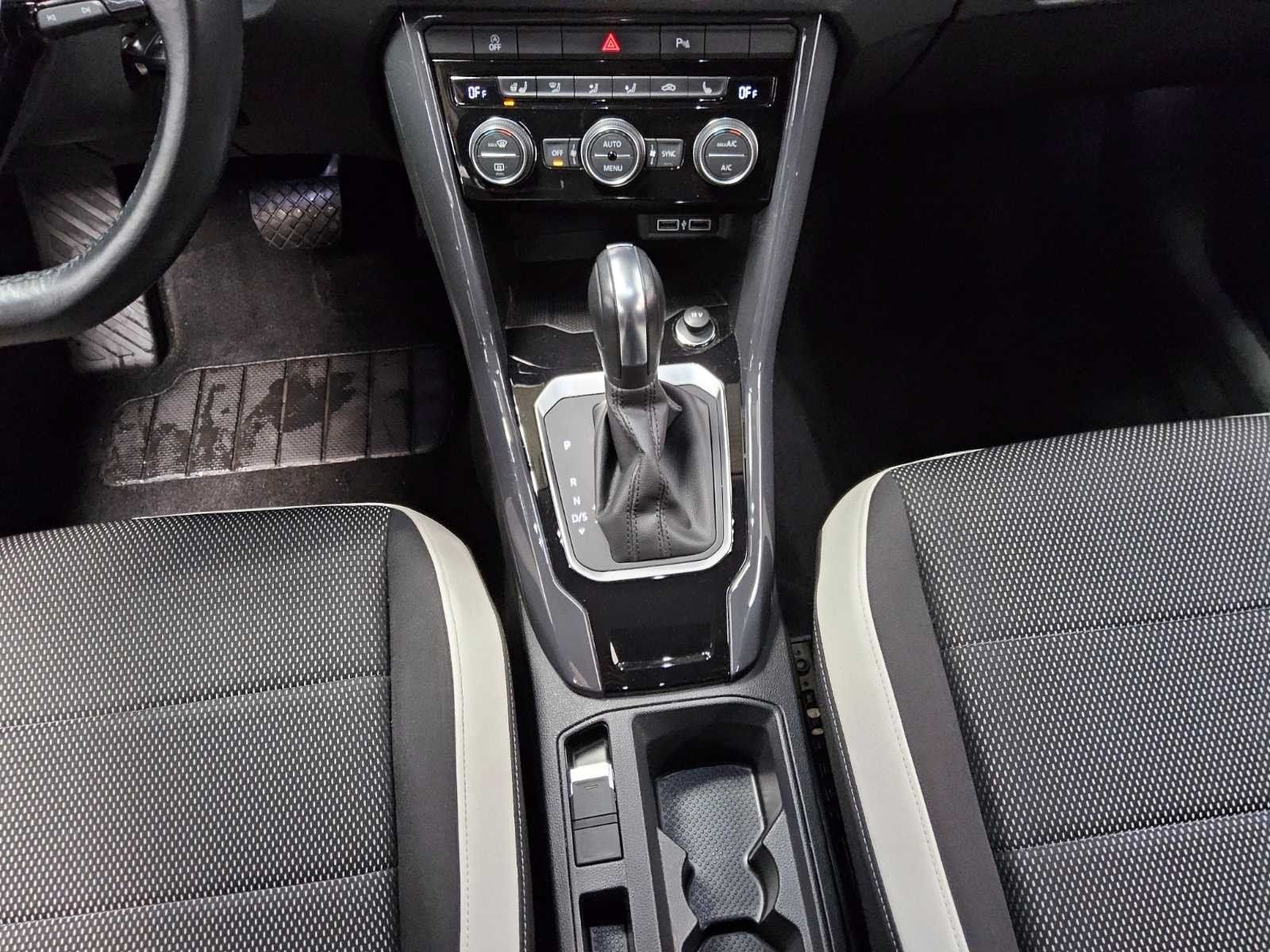 Volkswagen T-Roc 2.0 TDI Sport LED AID ACC RfK PDC Shz BT foto 6