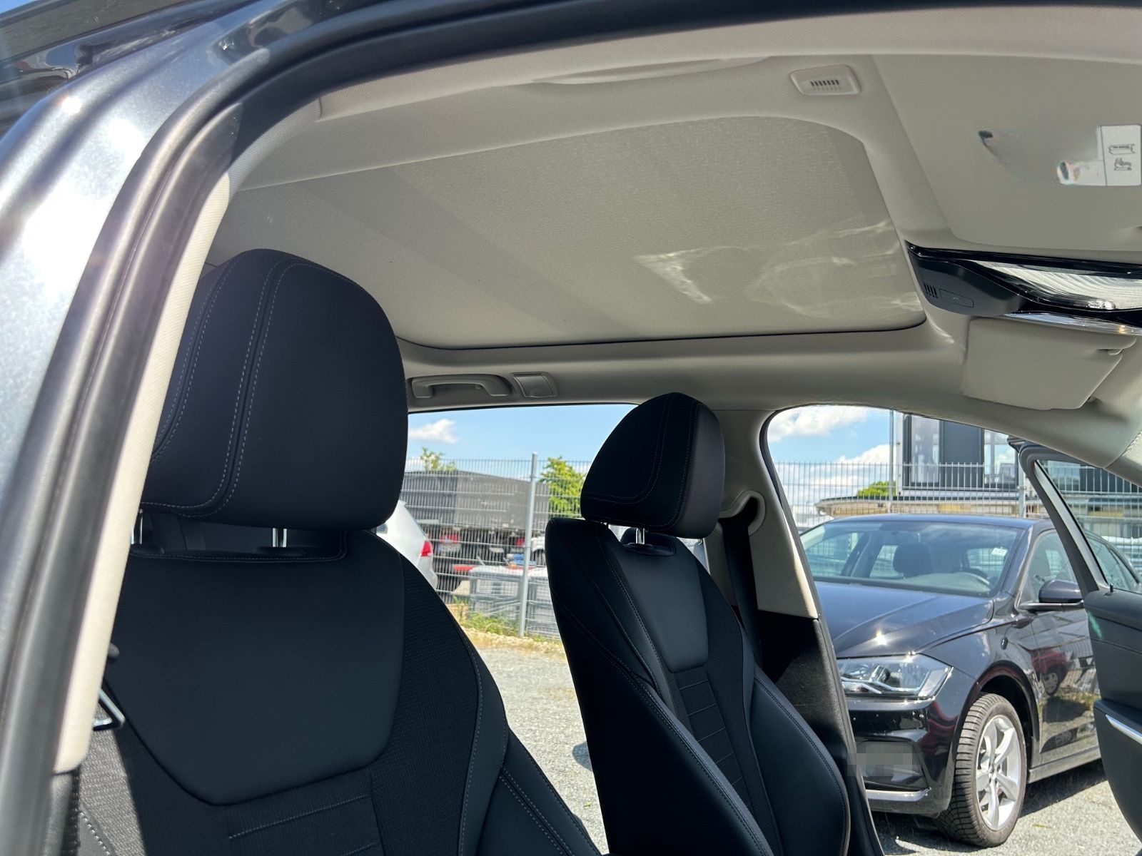 BMW 330e Touring "Sport Line" 36 Monate Garantie* foto 14
