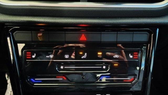 Volkswagen T-ROC R-Line DSG 4M Navi LED AHK Kamera ACC foto 9