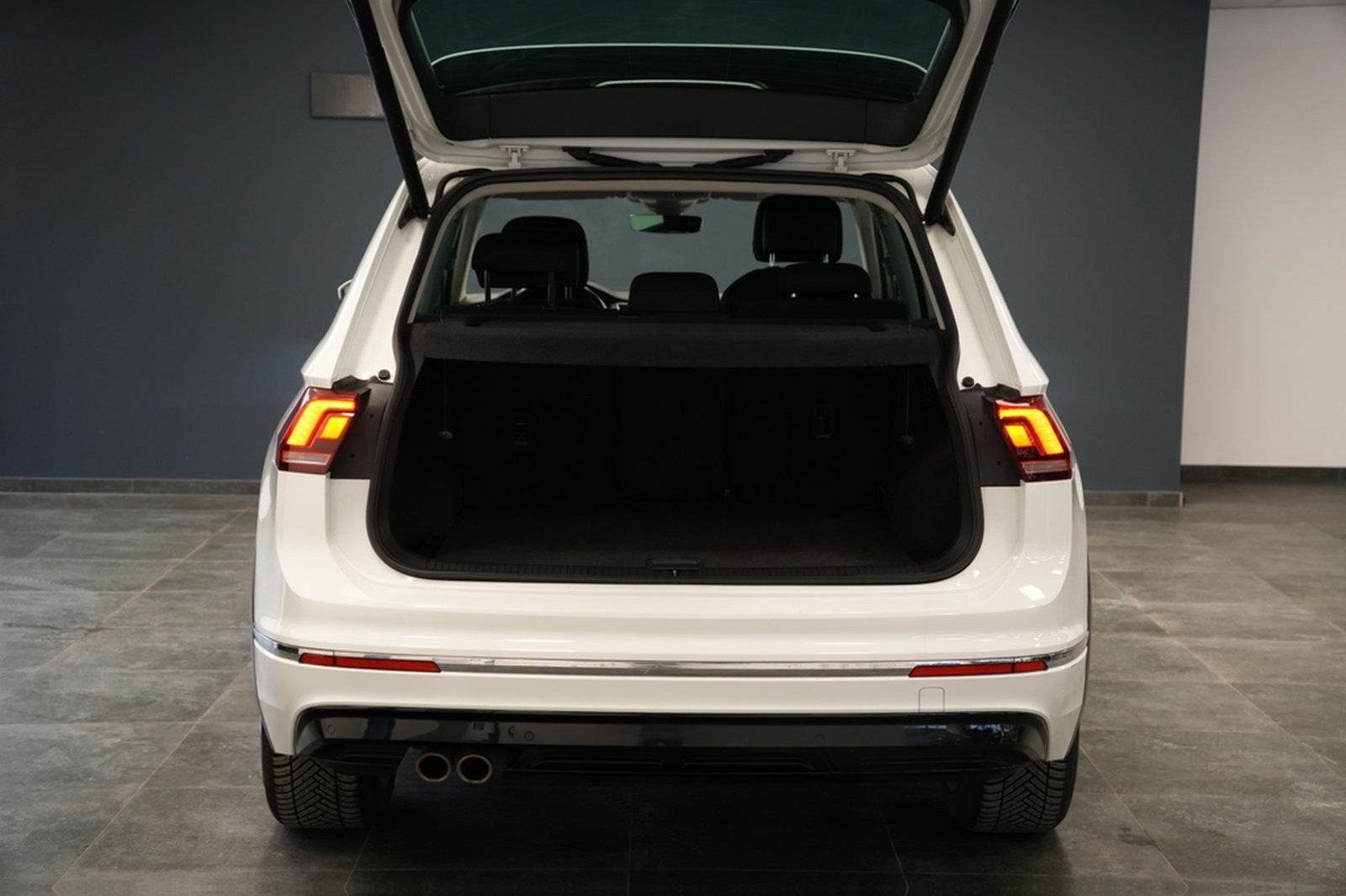 Volkswagen Tiguan Comfortline R-Line BMT/ 4Motion/ACC foto 11