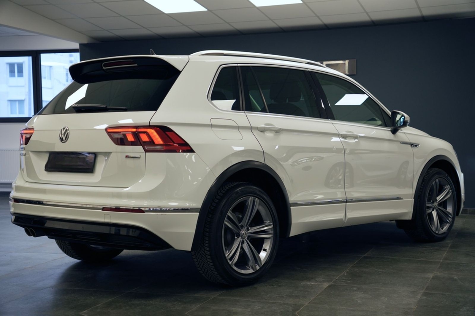 Volkswagen Tiguan Comfortline R-Line BMT/ 4Motion/ACC foto 13