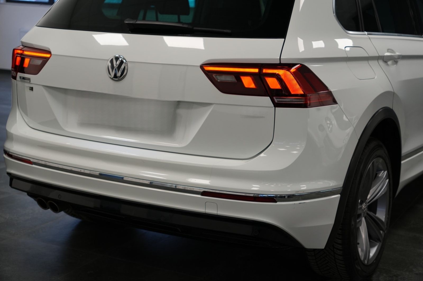 Volkswagen Tiguan Comfortline R-Line BMT/ 4Motion/ACC foto 14