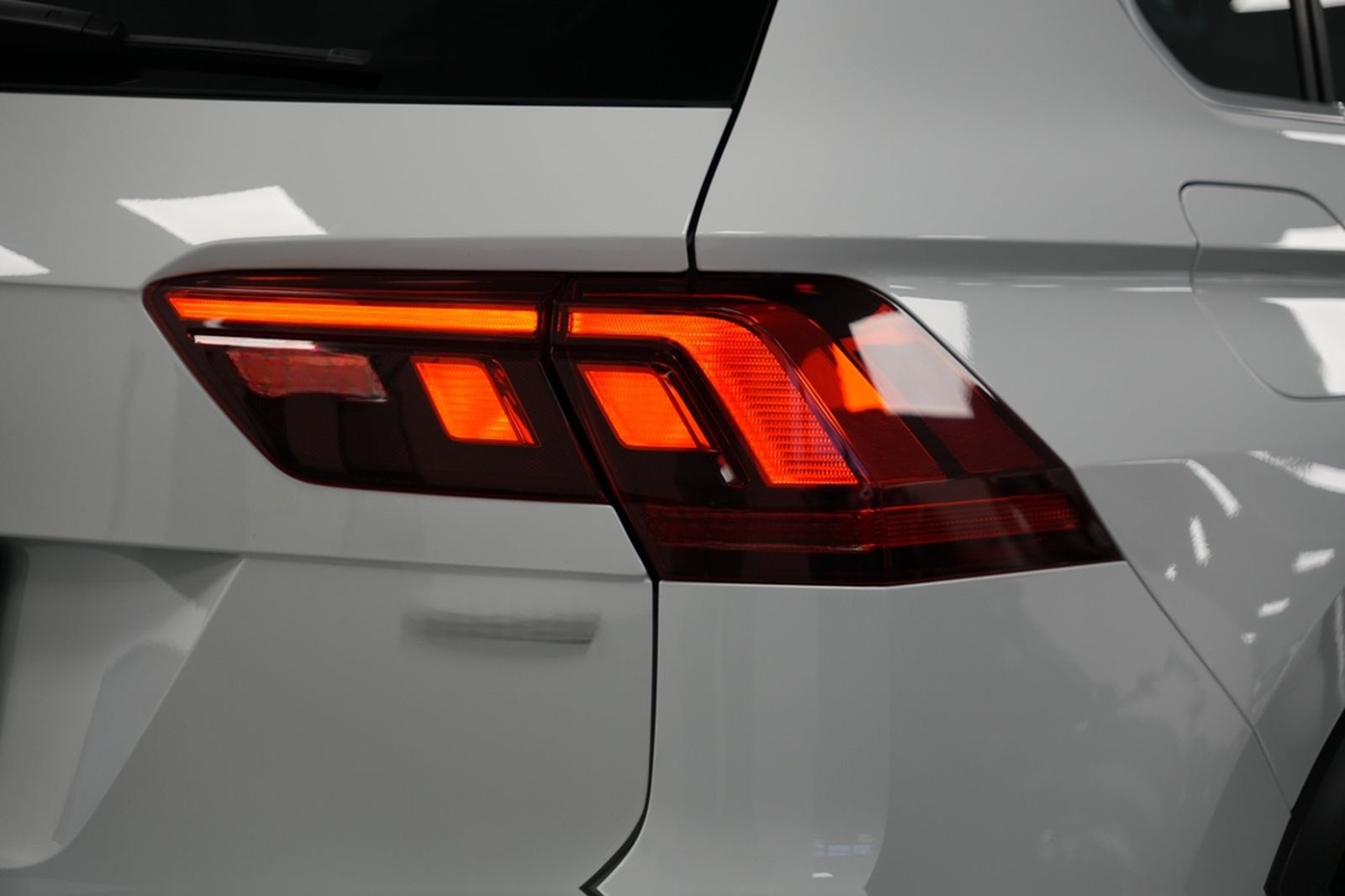 Volkswagen Tiguan Comfortline R-Line BMT/ 4Motion/ACC foto 15