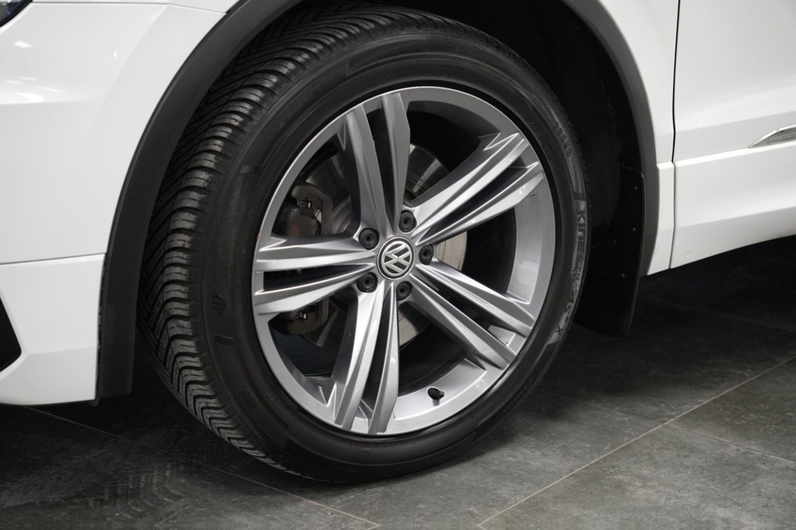 Volkswagen Tiguan Comfortline R-Line BMT/ 4Motion/ACC foto 19