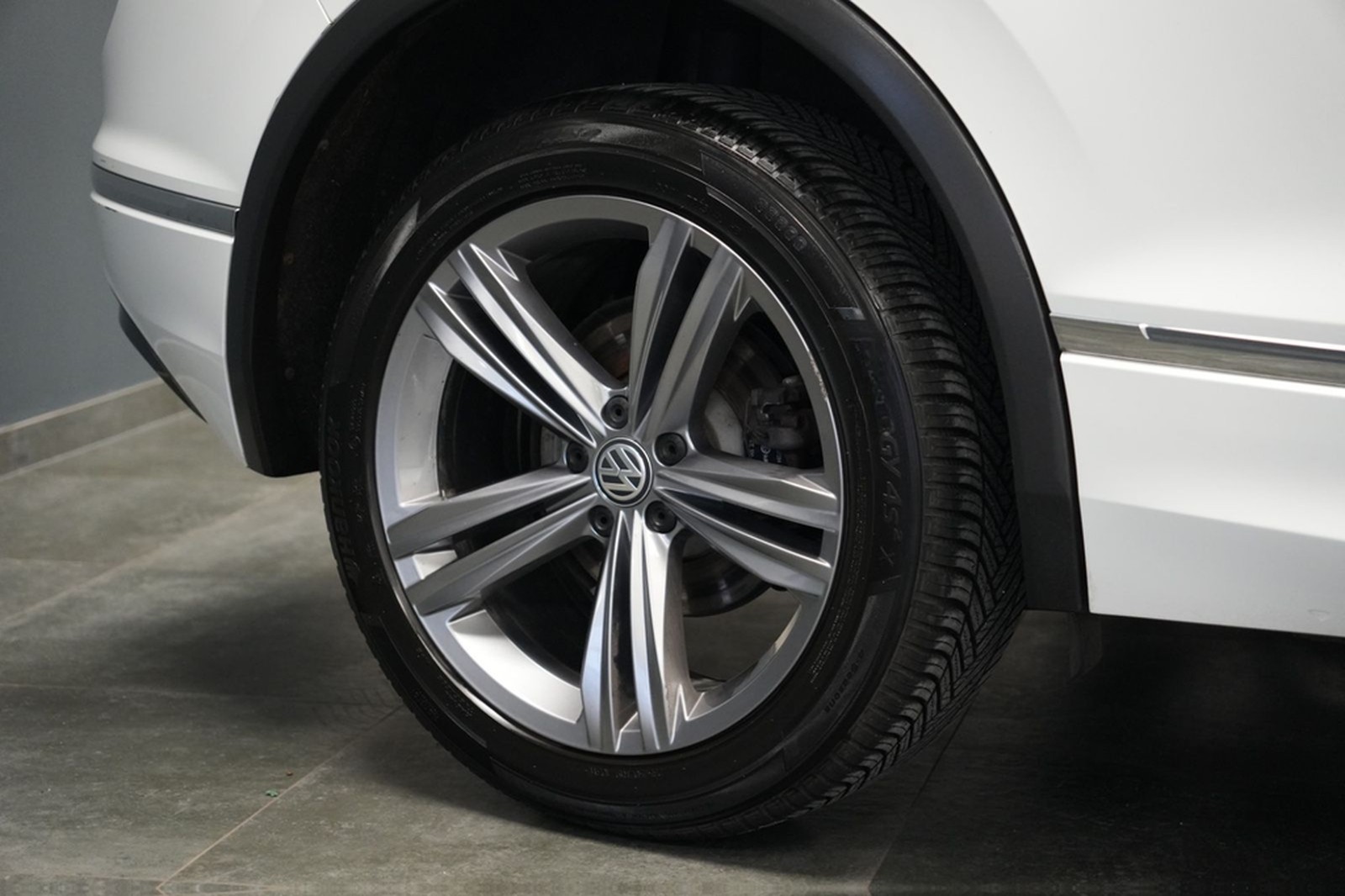 Volkswagen Tiguan Comfortline R-Line BMT/ 4Motion/ACC foto 20