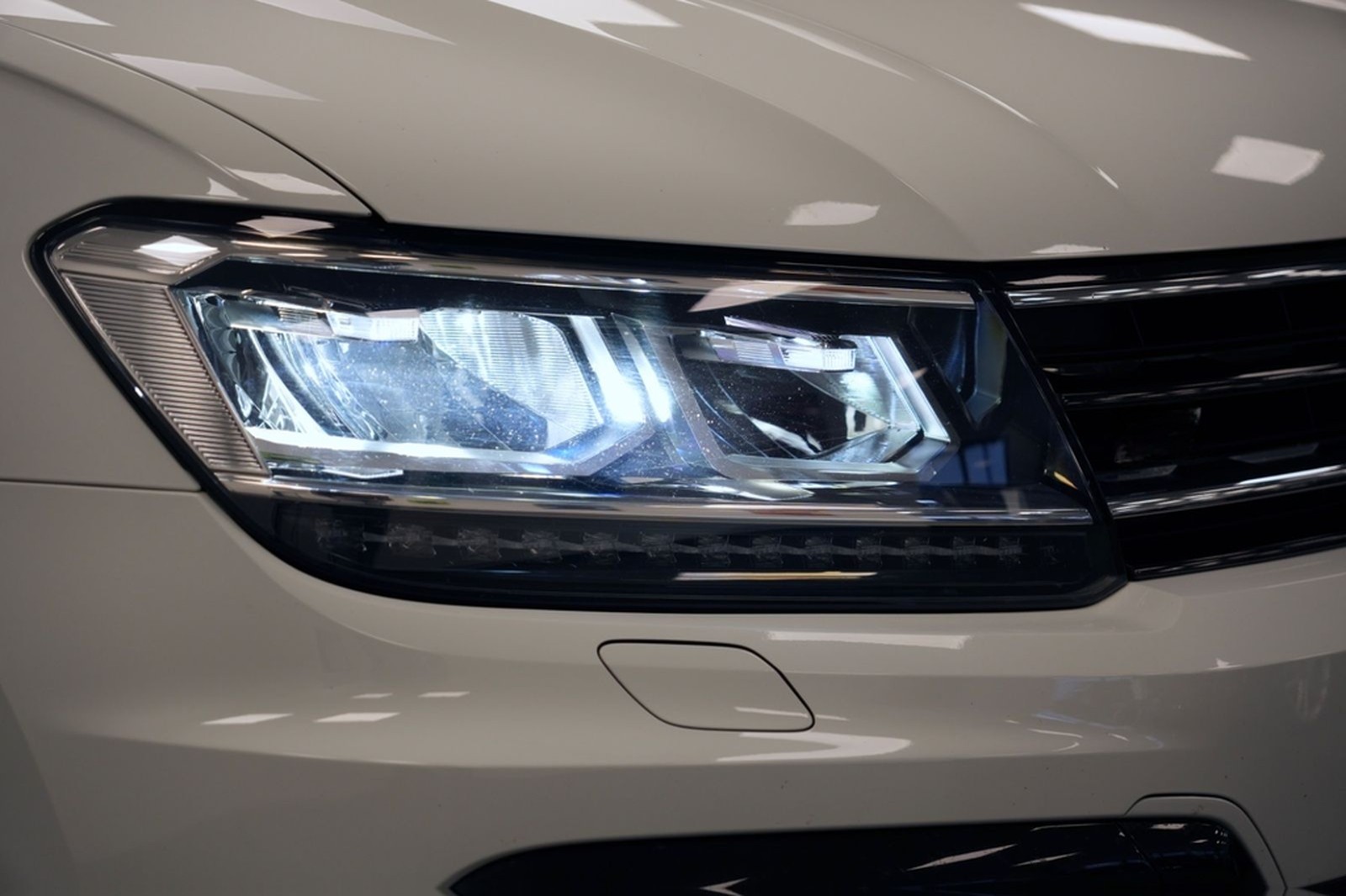 Volkswagen Tiguan Comfortline R-Line BMT/ 4Motion/ACC foto 3