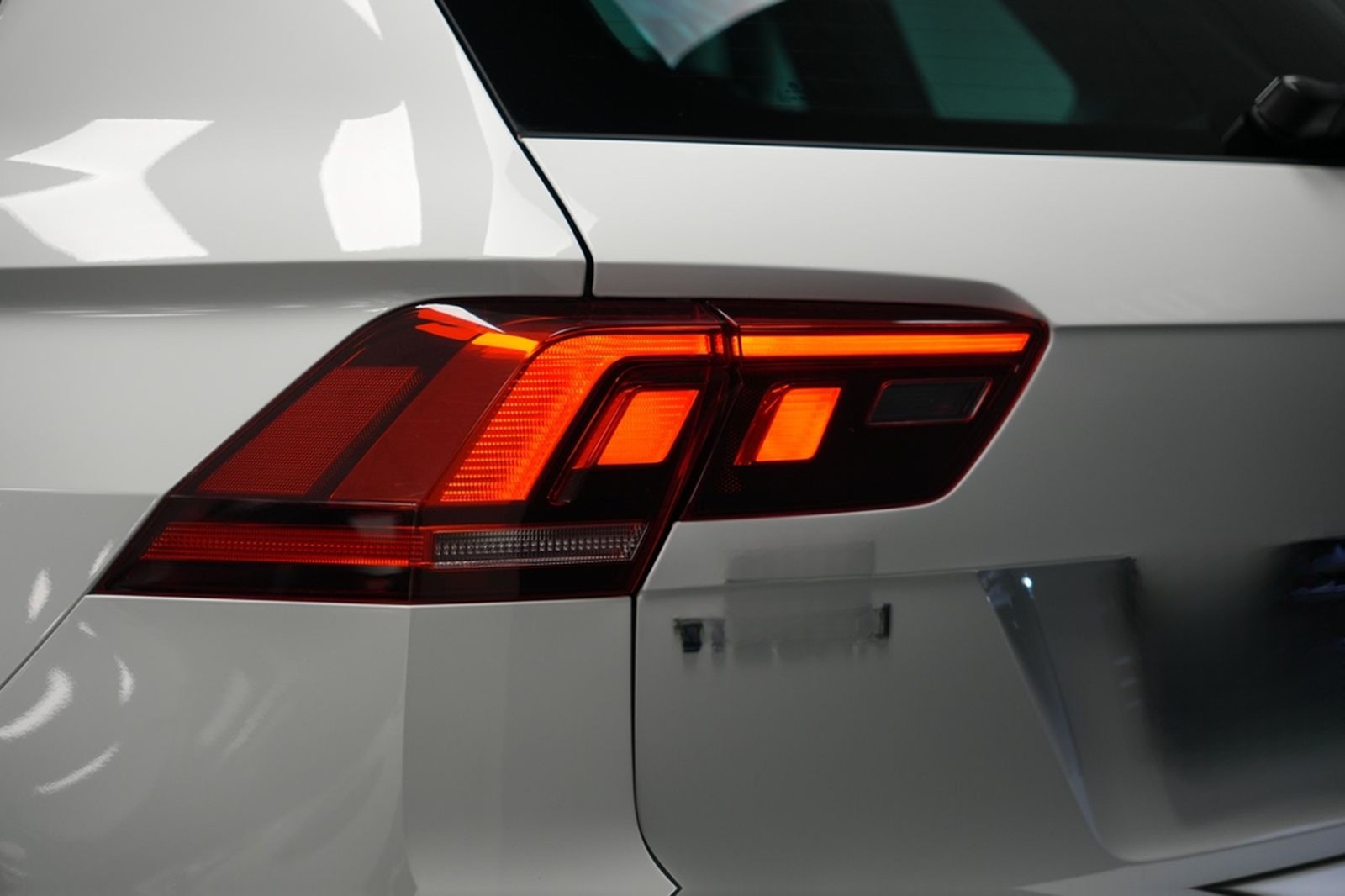 Volkswagen Tiguan Comfortline R-Line BMT/ 4Motion/ACC foto 21