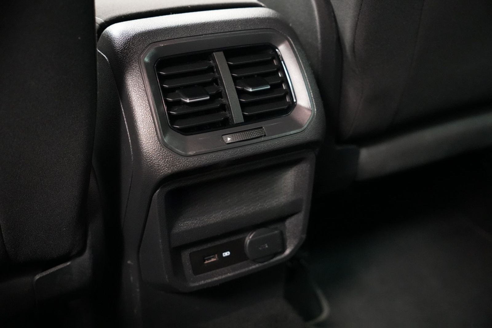 Volkswagen Tiguan Comfortline R-Line BMT/ 4Motion/ACC foto 39