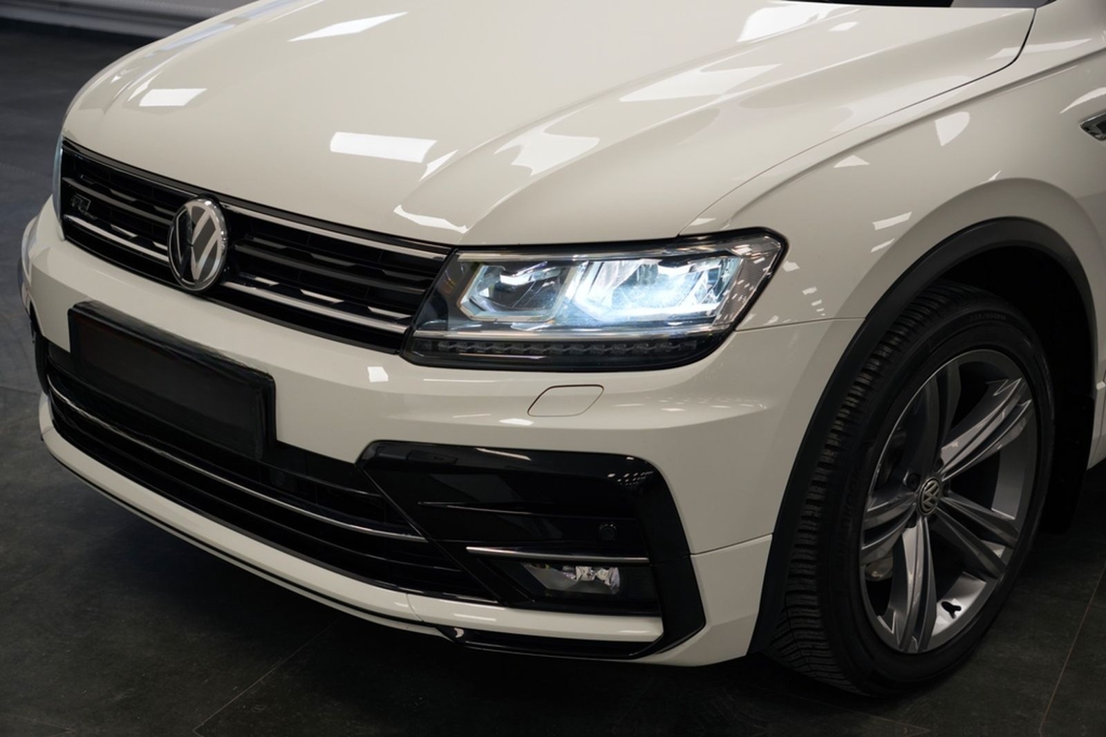 Volkswagen Tiguan Comfortline R-Line BMT/ 4Motion/ACC foto 6